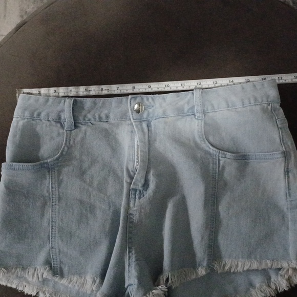 Women's Large frayed  jeans shorts. - Picture 1 of 7
